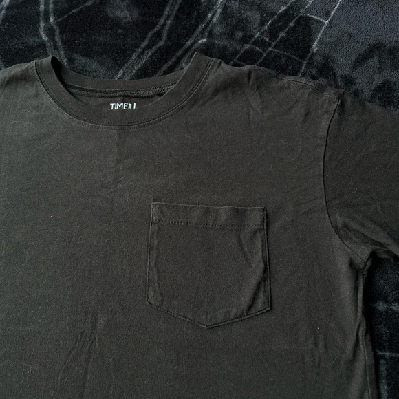 Black crop top - Picture 2 of 4